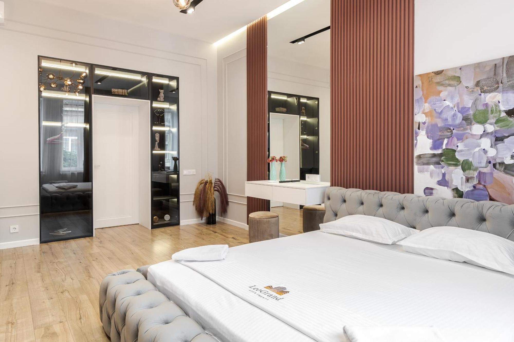 Leogrand Apartments On Leontovycha 17 利沃夫 外观 照片